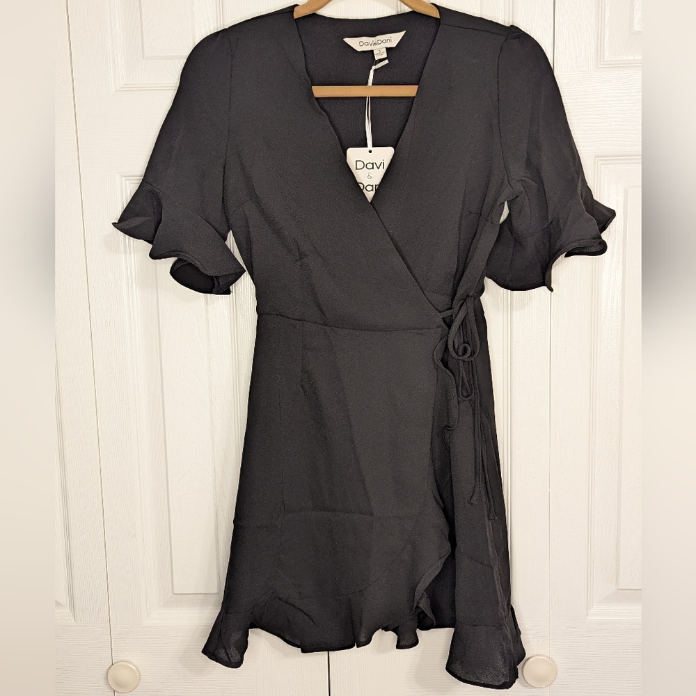 NWT DAVI & DANI Black Ruffle Sleeve Mini Wrap Dress W/Built In Shorts Size S